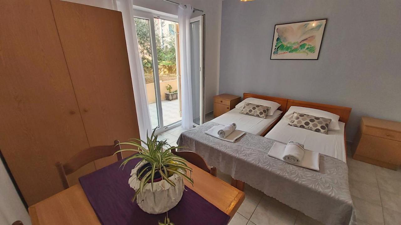 Apartments Mandalinic Omiš Εξωτερικό φωτογραφία