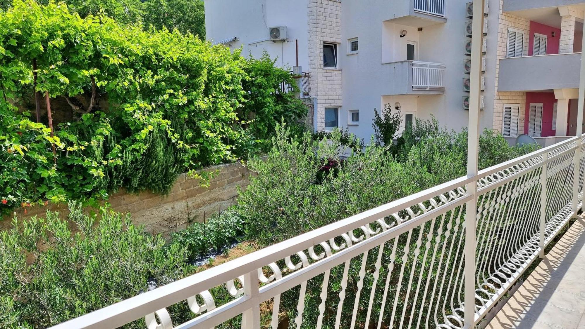 Apartments Mandalinic Omiš Εξωτερικό φωτογραφία
